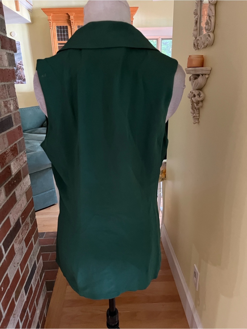 DANA BUCHMAN Green 100%  Silk Wrap Vest size 8 - Picture 7 of 9